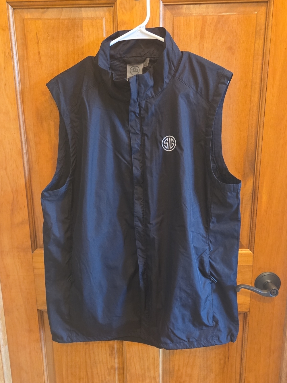 Black Men's Sleeveless Windbreaker Vest